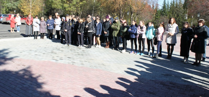 Площадь перед зданием Центральной городской библиотеки Златоуста станет современным местом отдыха
