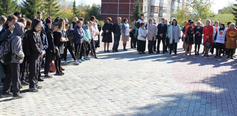 Площадь перед зданием Центральной городской библиотеки Златоуста станет современным местом отдыха